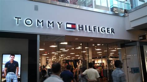 tommy hilfiger outlet stores.